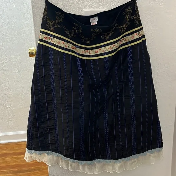 Anthropologie Snak silk embroidered midi skirt size 4 - Picture 1 of 6